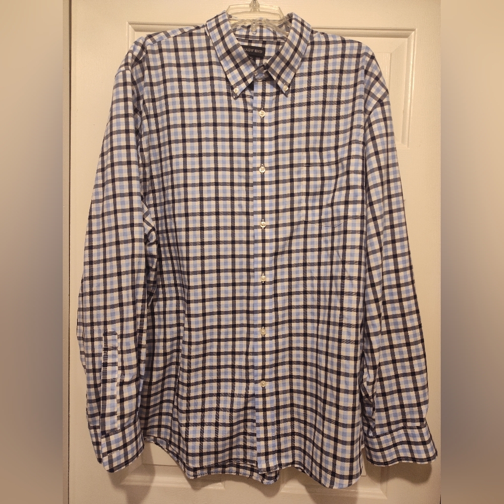 💚 Land's End Button Down Shirt